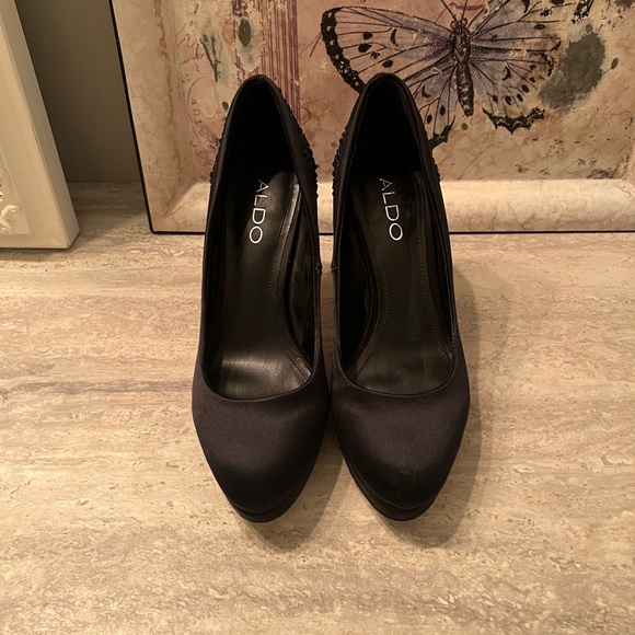 Aldo black platform heels with decorative back. Black rhinestones on the heel. - Picture 2 of 4